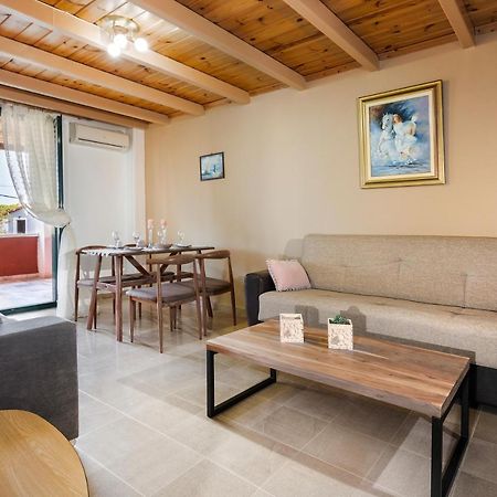 Vasilikos Garden Suites ภายนอก รูปภาพ