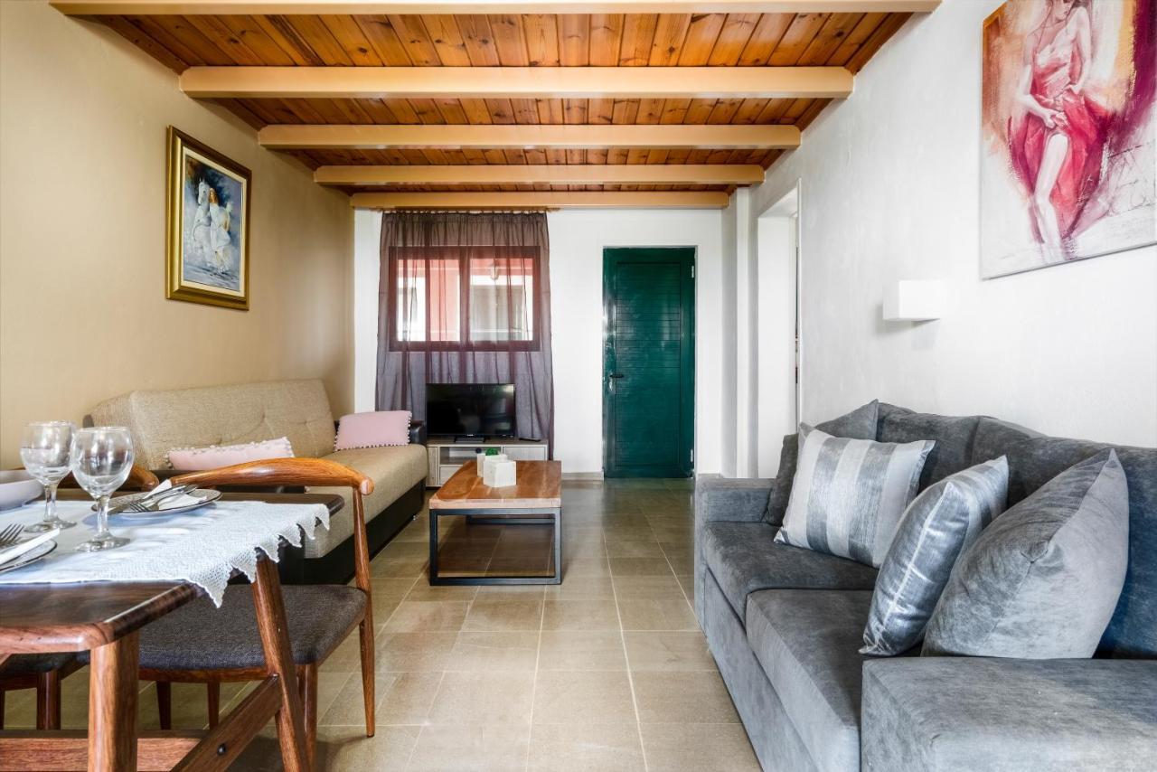 Vasilikos Garden Suites ภายนอก รูปภาพ